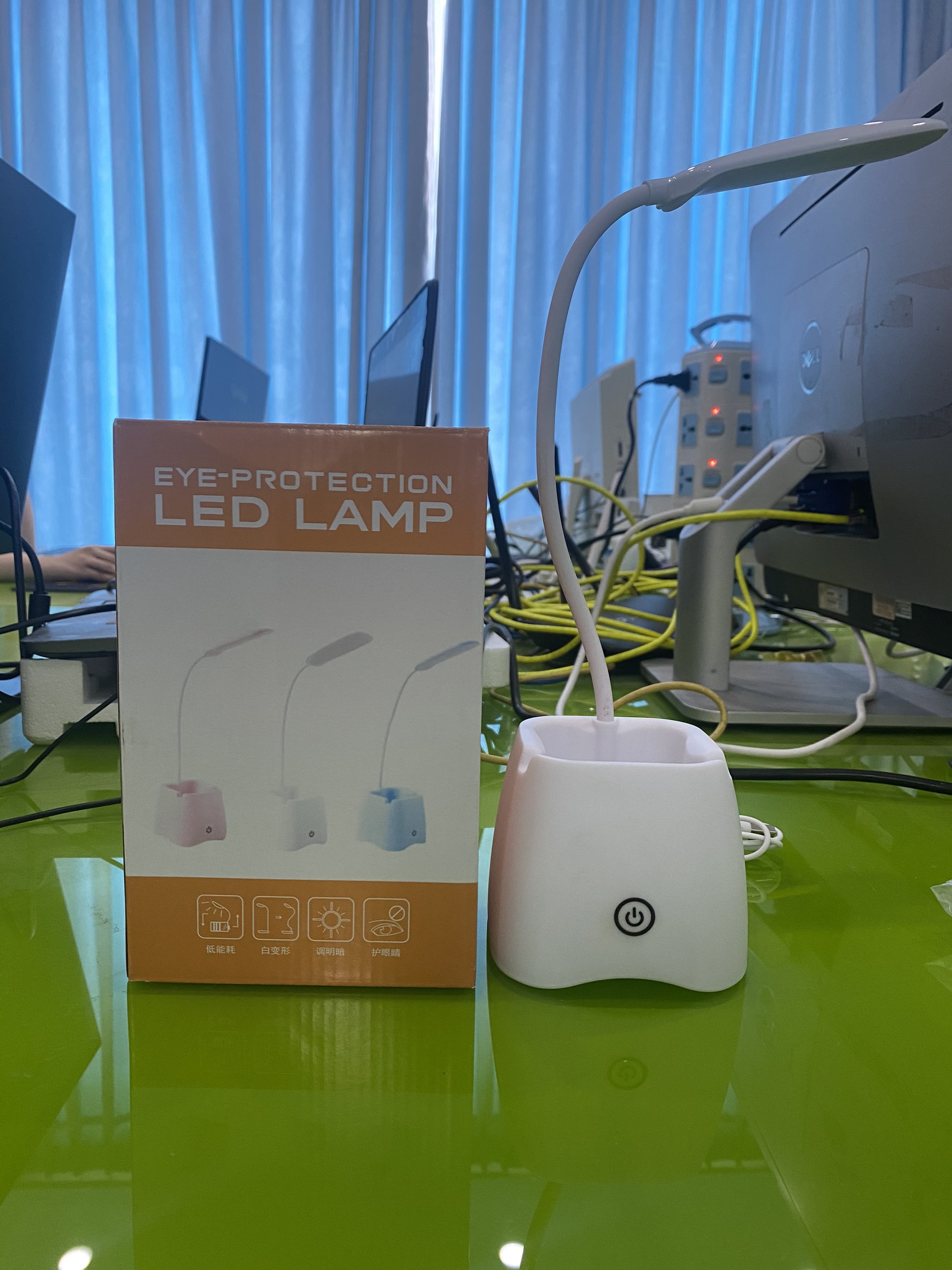 Đèn bàn học sinh có ngăn đựng bút - Ảnh 3